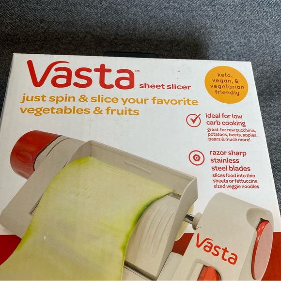 Vasta Vegetable Slicer Sheet Slicer Spin & Slice Veggie & Fruit Fettucine Blade - Picture 2 of 10